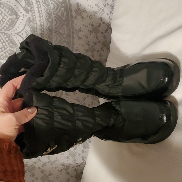Totes 3 calf boots,black nylon patent accent, side zip. Not worn - Picture 2 of 16
